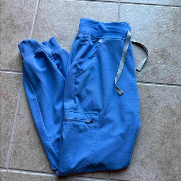 Figs Vibrant Blue Scrub Set XS - Picture 6 of 7